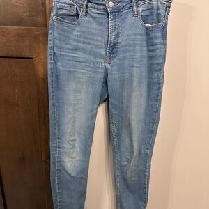 Women’s Old Navy Rockstar Super-Skinny High Rise Jeans LightWash - Size 10 Short